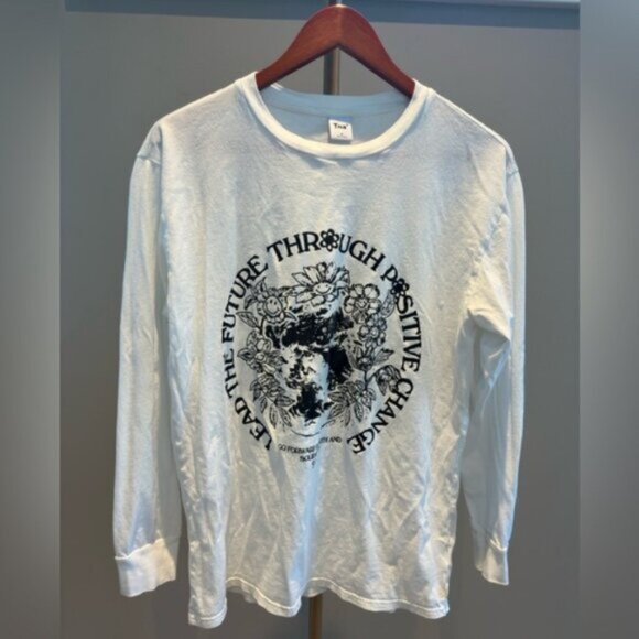 TNA Graphic Oversized Long Sleeve Tee – Size Medium - Picture 5 of 11